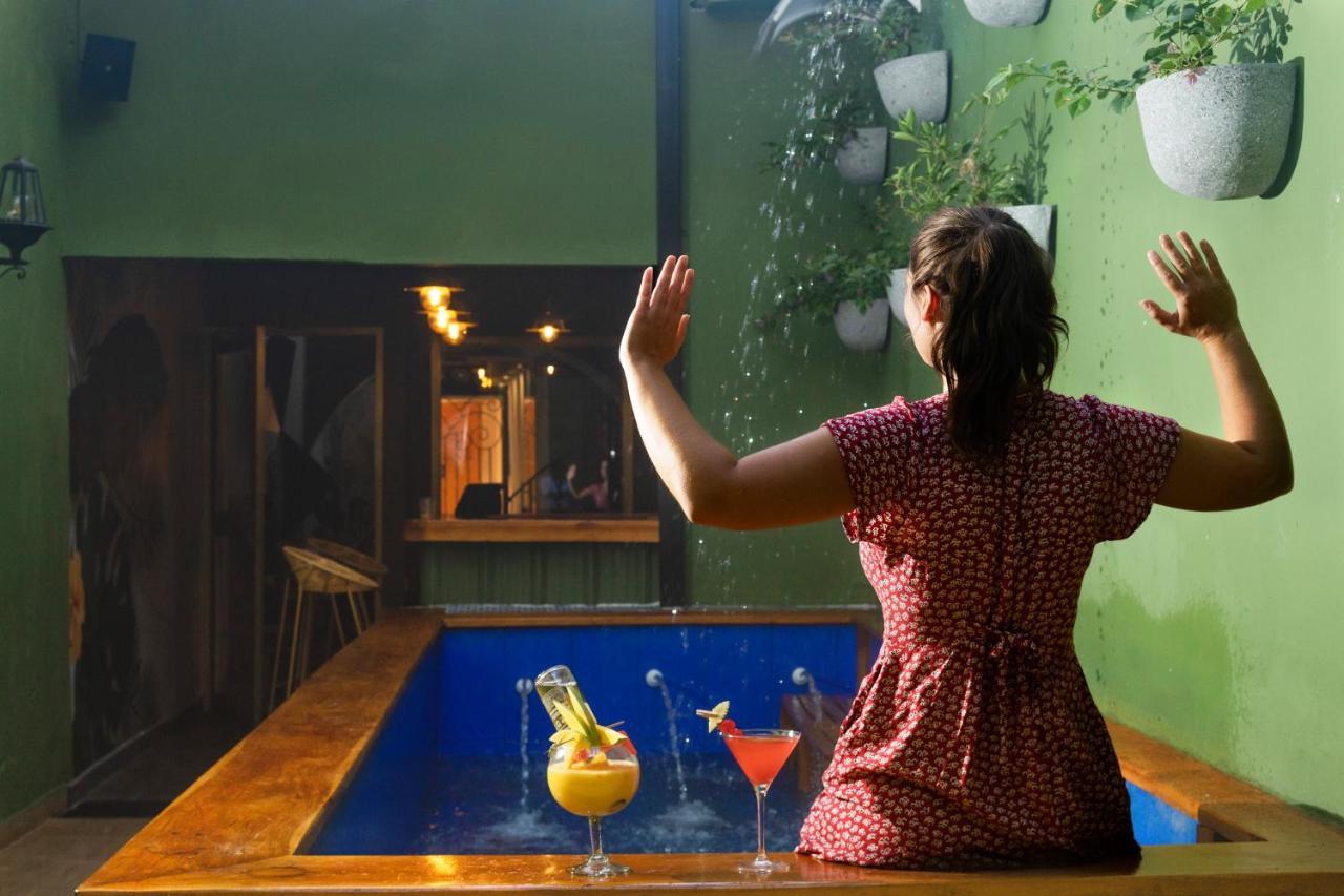Seven Nights Hostel Картахена Экстерьер фото