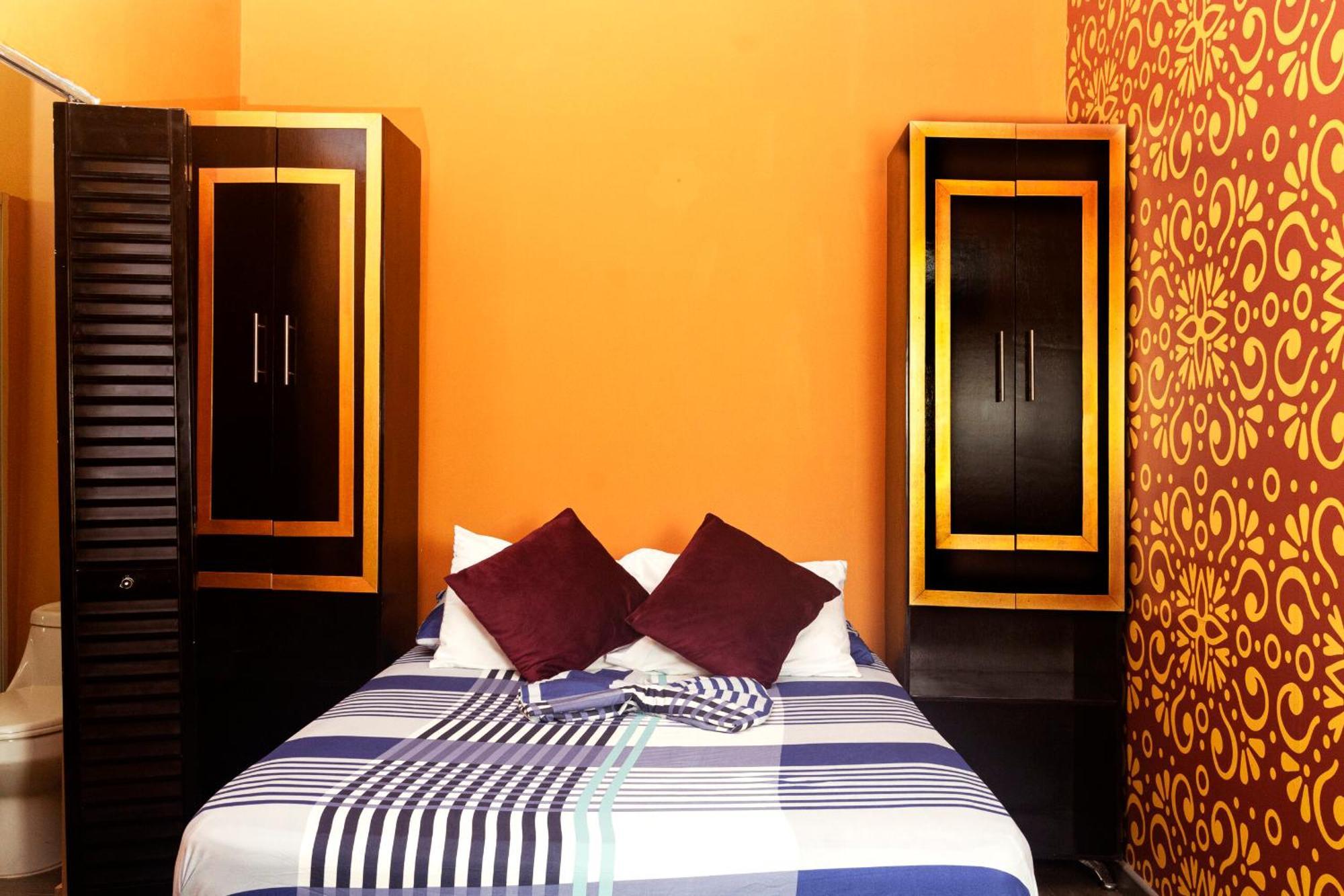 Seven Nights Hostel Картахена Экстерьер фото