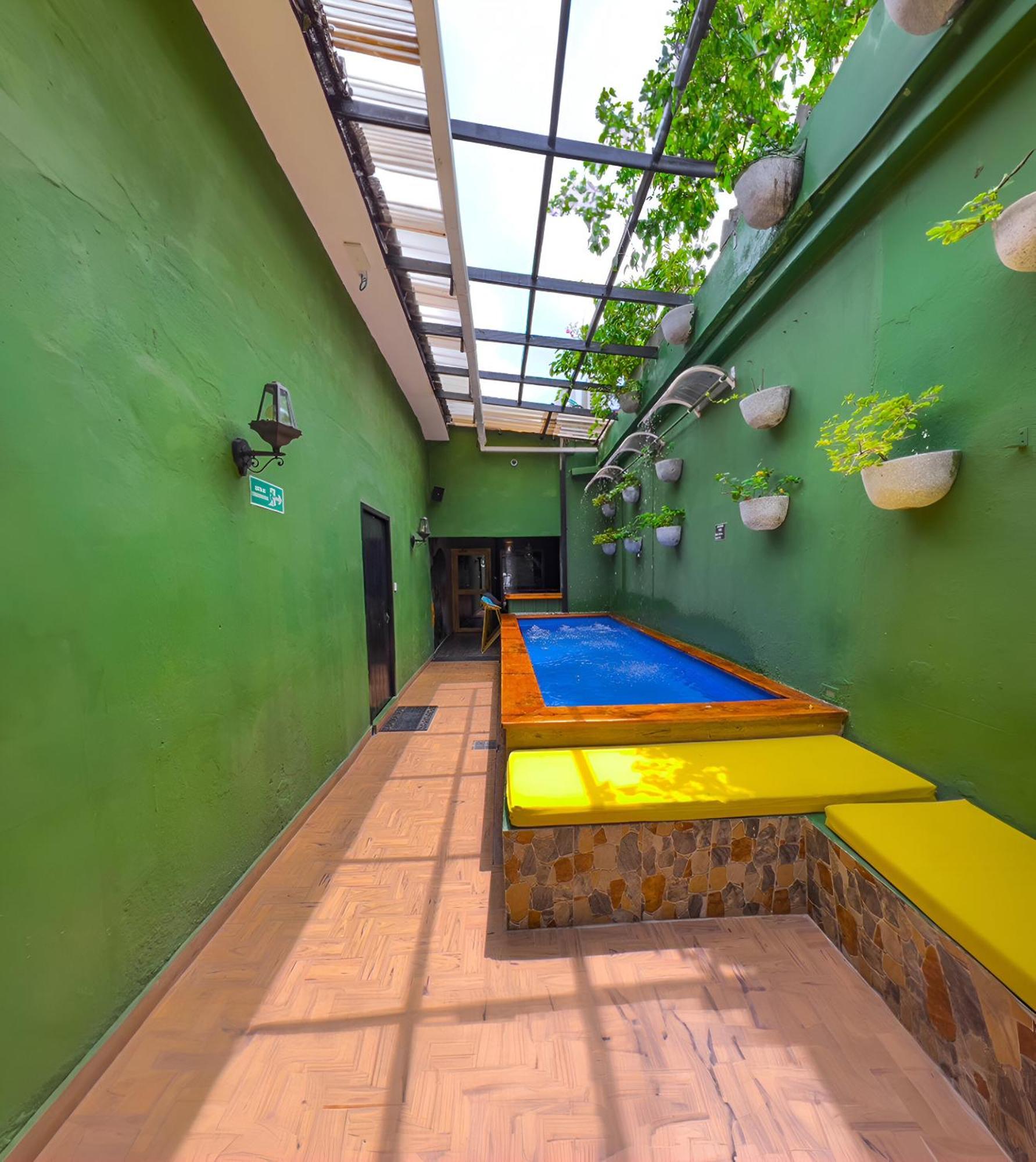 Seven Nights Hostel Картахена Экстерьер фото